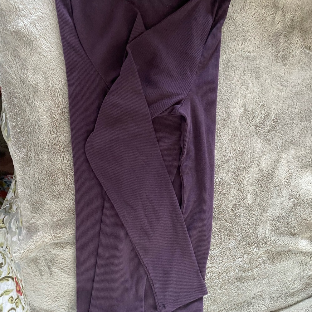 Levi's Purple Ribbed turtle neck shirt - Picture 3 of 3